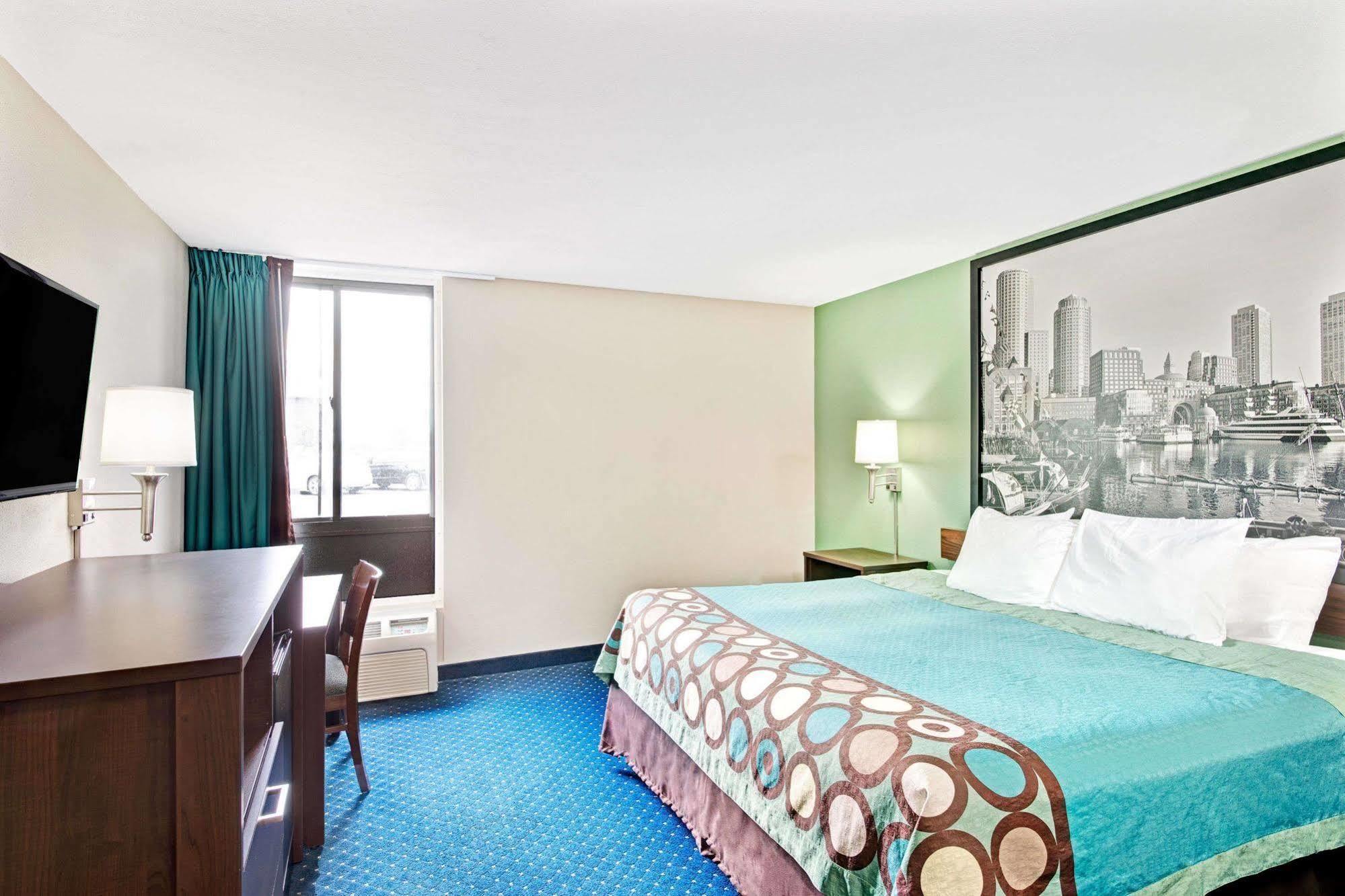 Super 8 By Wyndham Brockton Hotell Eksteriør bilde